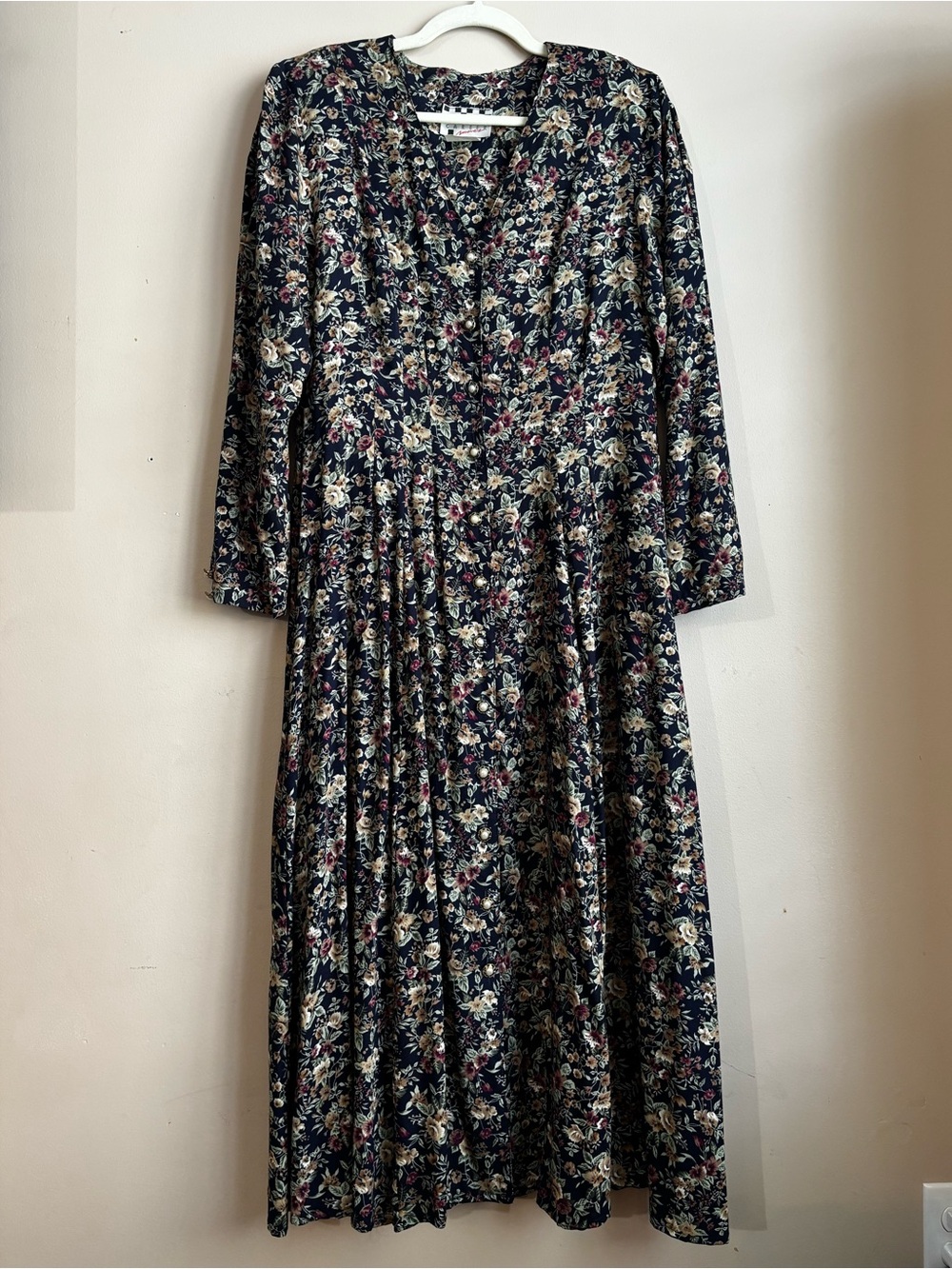 Vintage Sz 13 US 8 dark floral long-sleeve maxi dress